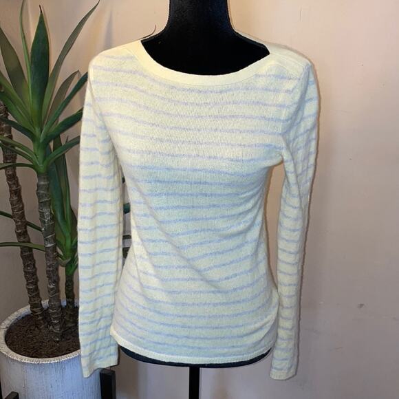 Peck & Peck Pure Cashmere Sweater – Timeless Elegance - Picture 1 of 5